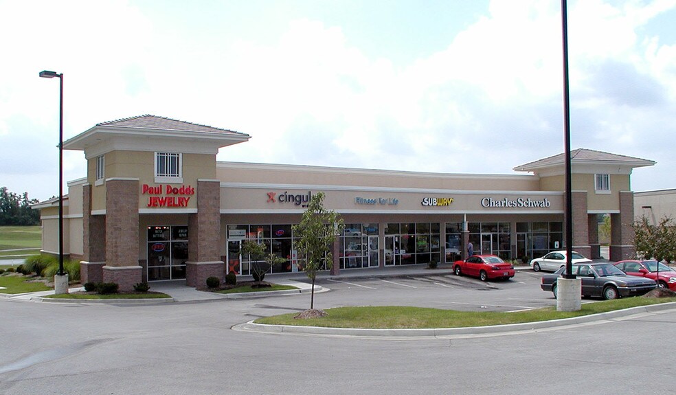 More Photos Of 917-937 NE Woods Chapel Rd, Lee's Summit Unknown For Lease