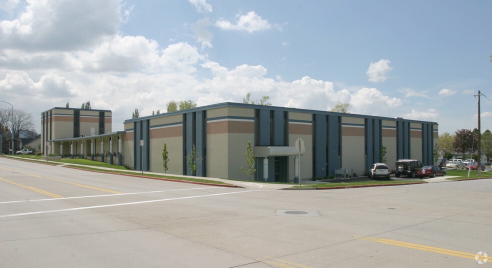 Primary Photo Of 450-480 S 400 E, Bountiful Medical For Sale