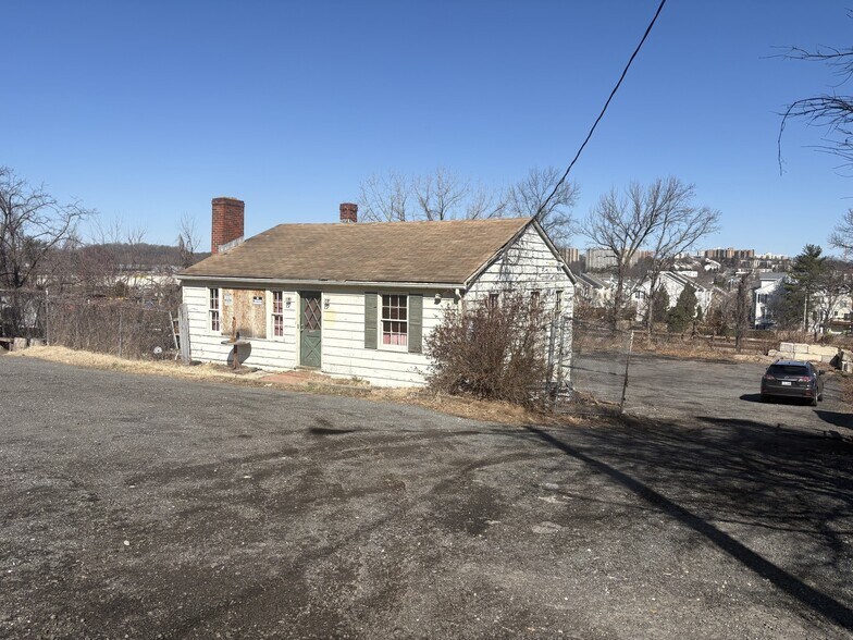 More Photos Of 5600 Vine St, Alexandria Land For Lease