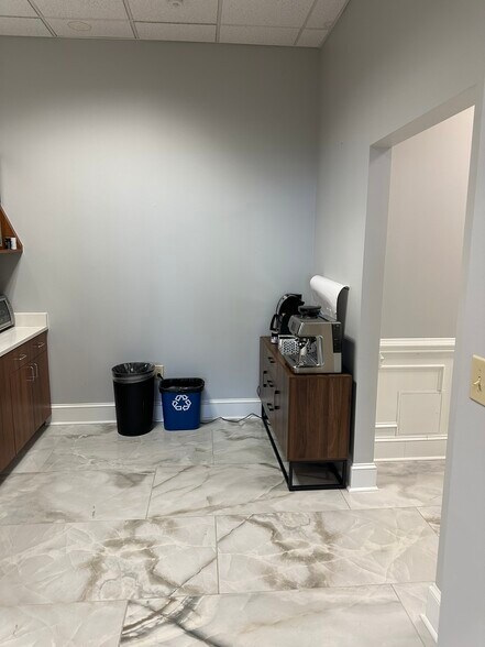 More Photos Of 16740 Birkdale Commons Pky, Huntersville Office Residential For Lease