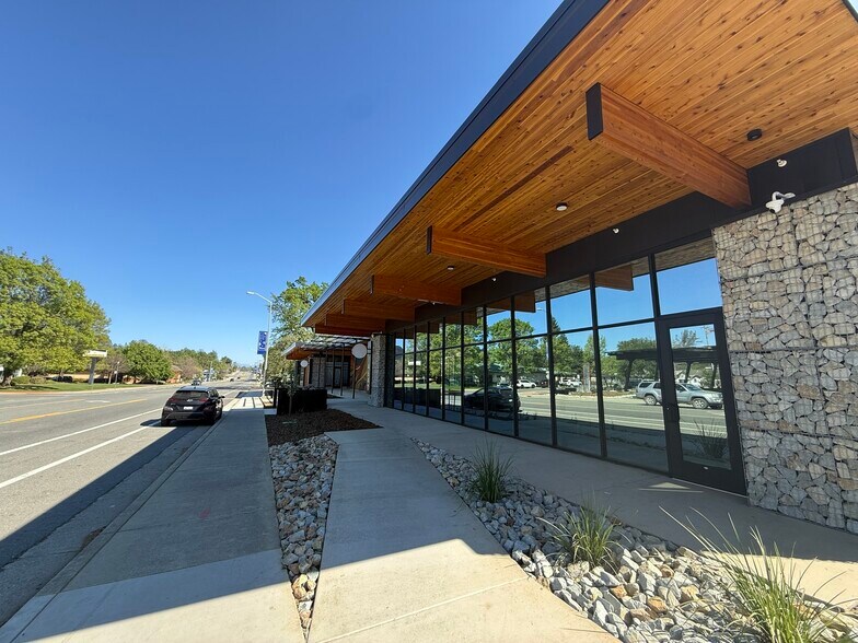 Primary Photo Of 4640 Shasta Dam Blvd, Shasta Lake General Retail For Lease