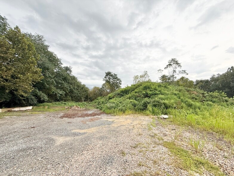 More Photos Of 129 S Ship Rd, Exton Land For Lease