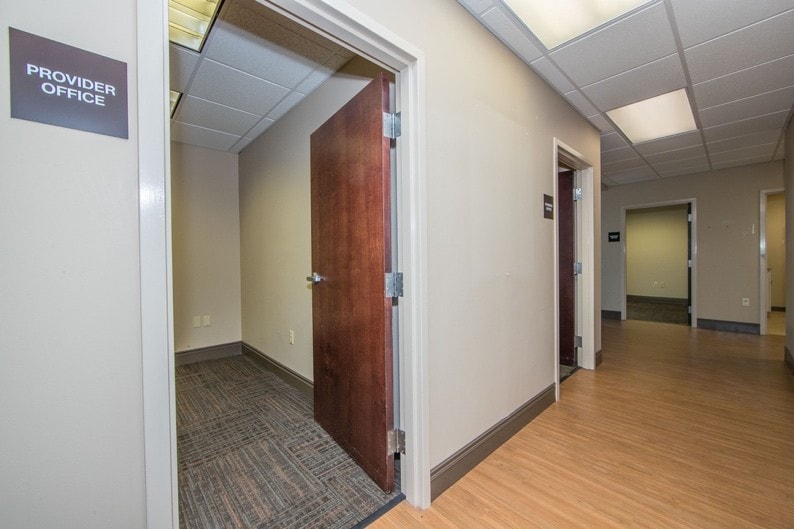 More Photos Of 1807 Huguenot Rd, Midlothian Medical For Lease