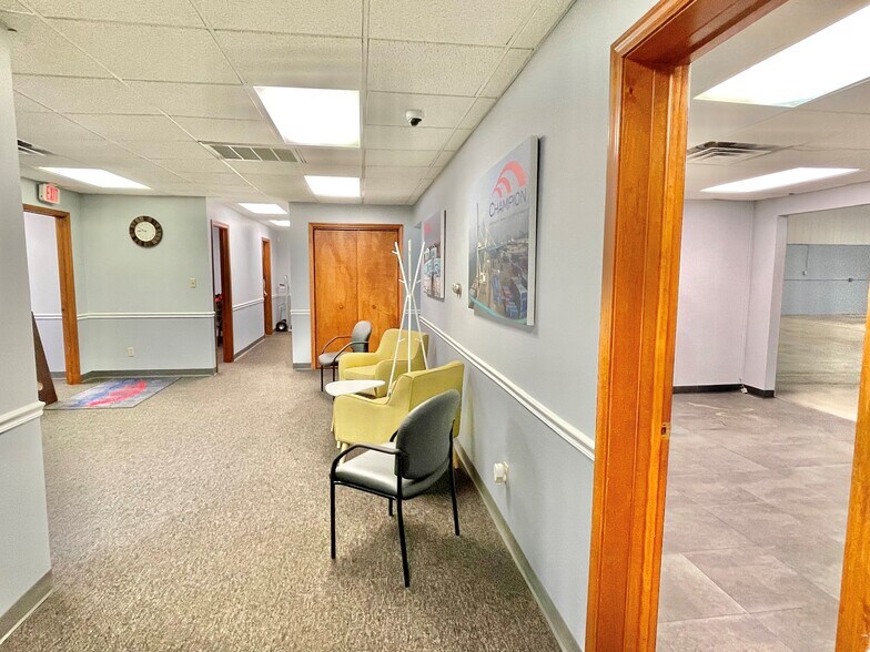 More Photos Of 320 Industrial Dr, Griffith Warehouse For Lease
