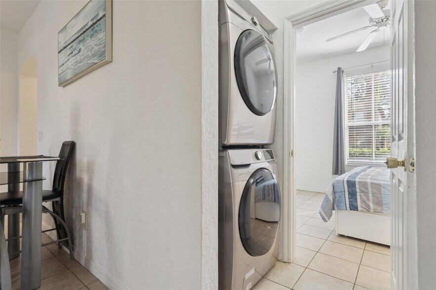 More Photos Of 245 Cambria Ave, Davenport Specialty For Sale