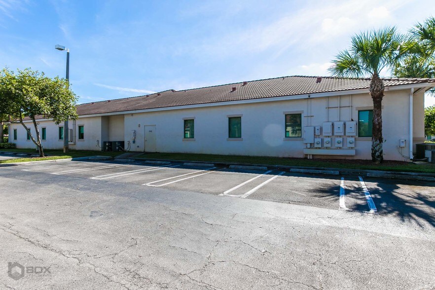 More Photos Of 12460-12468 W Atlantic Blvd, Coral Springs Medical For Lease