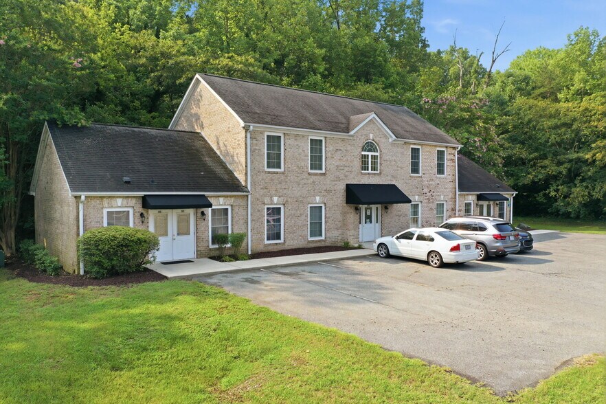 More Photos Of 1708 S Mebane St, Burlington Office For Sale