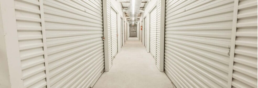 More Photos Of 2370 E Mulberry St, Angleton Self Storage For Sale