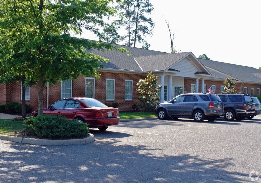 More Photos Of 704 Thimble Shoals Blvd, Newport News Medical For Sale