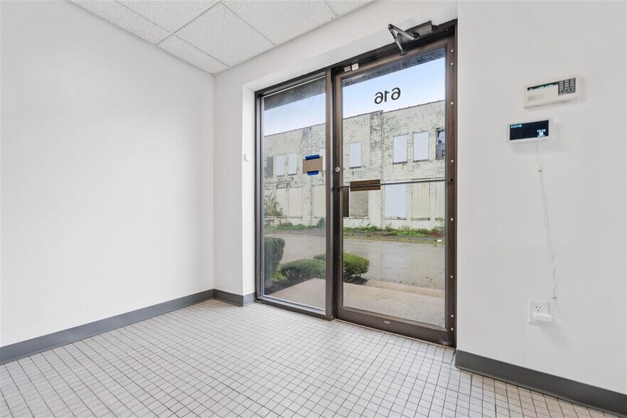 More Photos Of 616 NW 1st St, Richmond Industrial For Sale