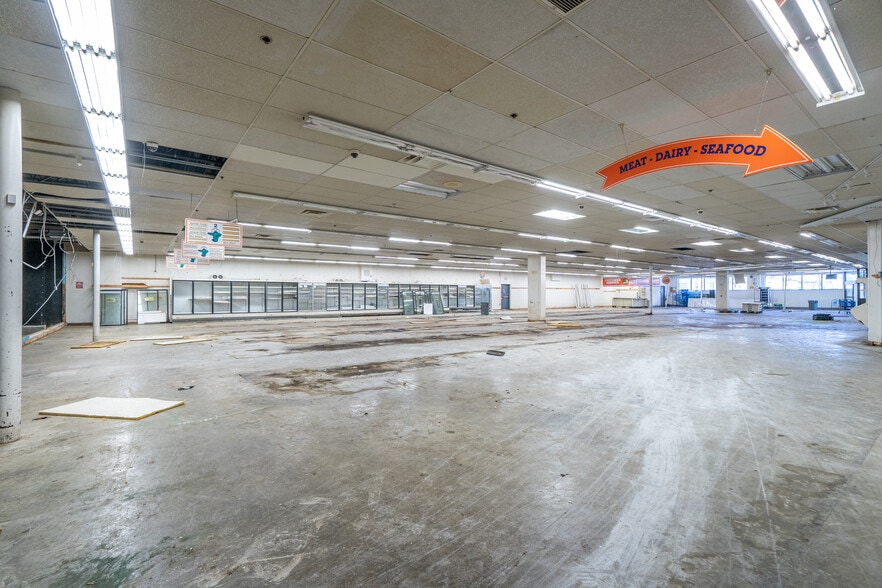 More Photos Of 220-230 S Fulton Ave, Mount Vernon Supermarket For Lease