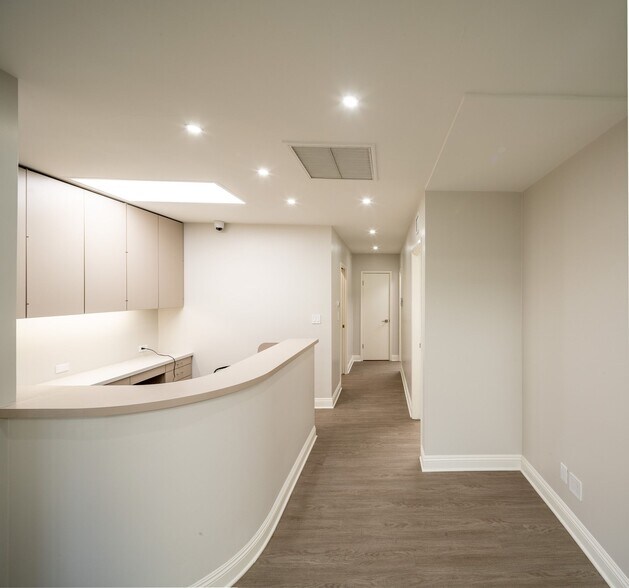 More Photos Of 10724 Riverside Dr, North Hollywood Medical For Lease