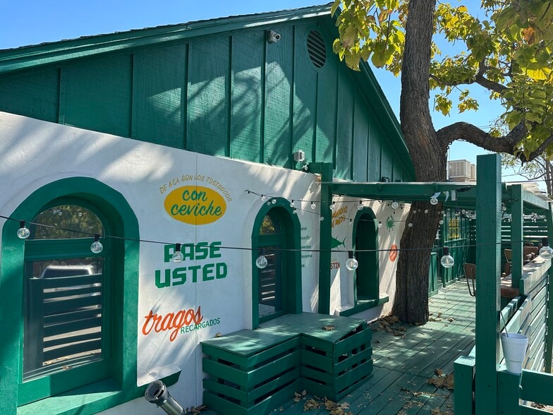 Primary Photo Of 1209 E 7th St, Austin Restaurant For Lease