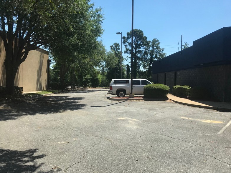More Photos Of 1841 Norman Dr, Valdosta Office For Sale