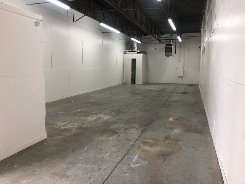 More Photos Of 7112 NW Melrose Ln, Oklahoma City Manufacturing For Lease