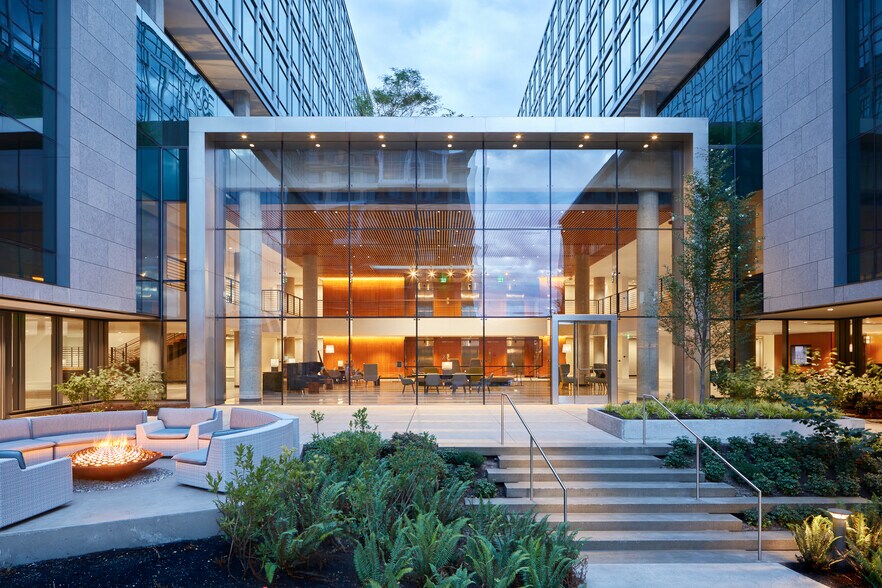 More Photos Of 1107 Lake Washington Blvd N, Renton Office For Lease