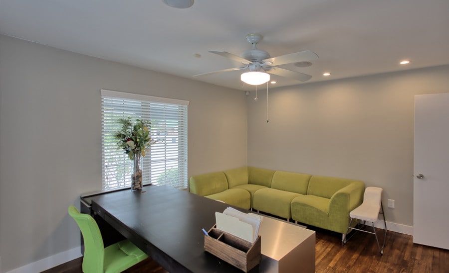 More Photos Of 131 W University Dr, Mesa Office Residential For Lease