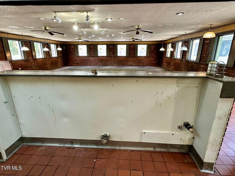 More Photos Of 920 E 5th St N, Big Stone Gap Restaurant For Sale