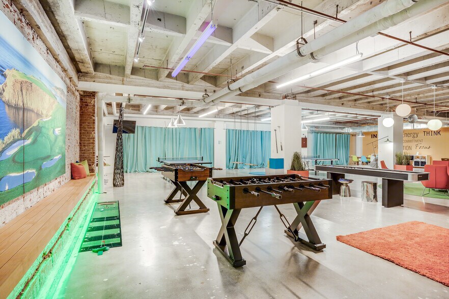 More Photos Of 818 W 7th St, Los Angeles Telecom Hotel Data Hosting For Lease