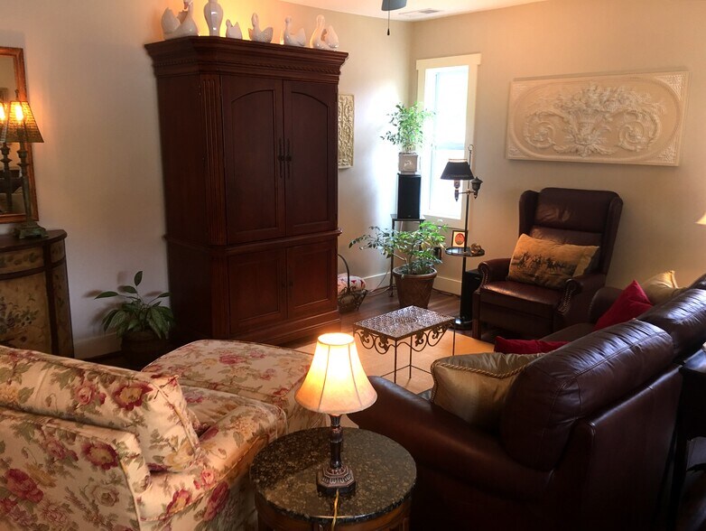 More Photos Of 444 S Beech Mountain Pky, Banner Elk Office For Sale