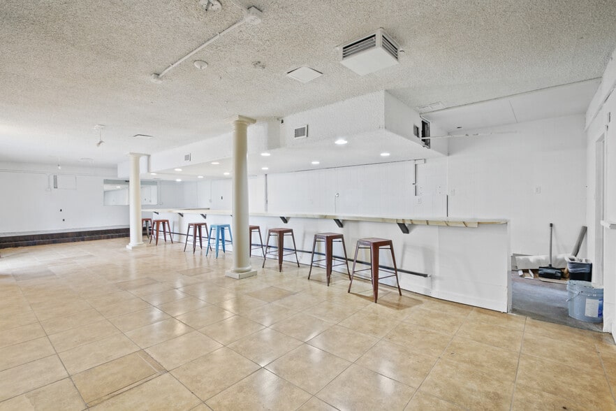 More Photos Of 1902 S Standard Ave, Santa Ana Medical For Lease