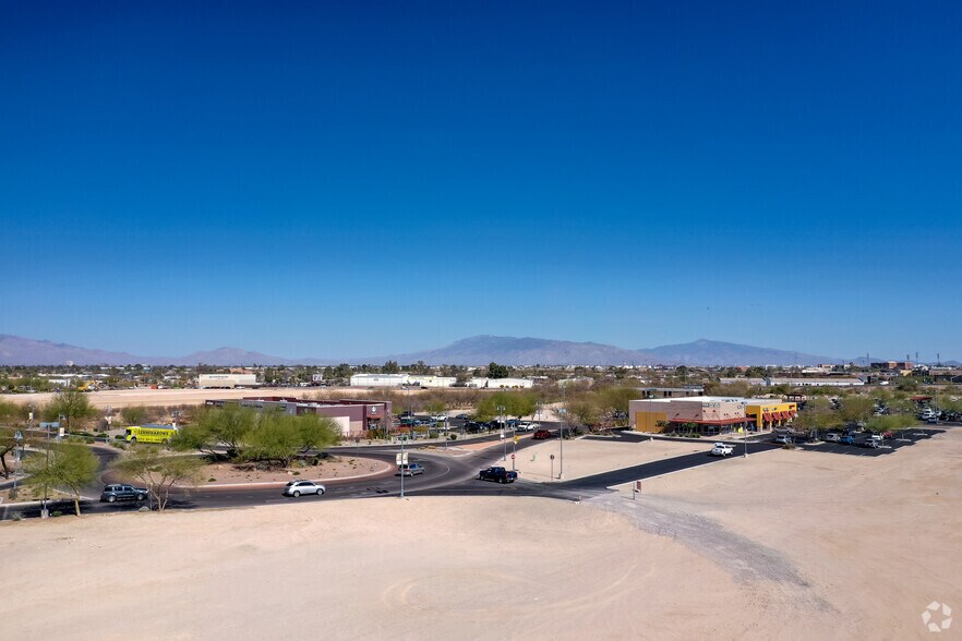 More Photos Of 1570 E Tucson Marketplace Blvd, Tucson General Retail For Sale