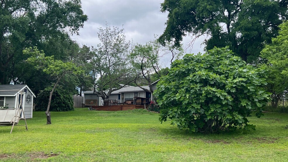 More Photos Of 318 Clear Creek Dr, Burnet Specialty For Sale