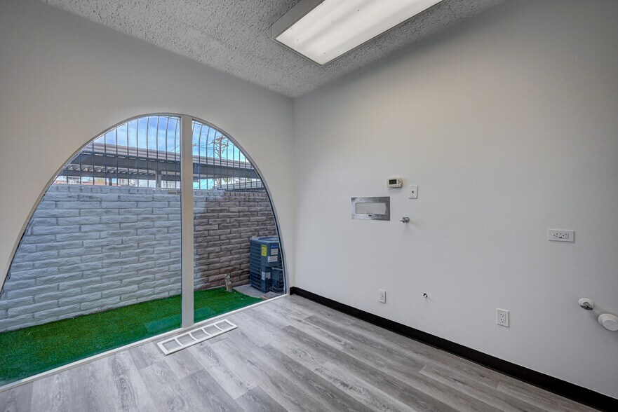 More Photos Of 1500 E Desert Inn Rd, Las Vegas Office Residential For Lease