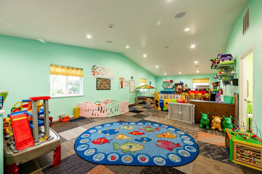 More Photos Of 751 Avoca Ave, Sheridan Daycare Center For Sale