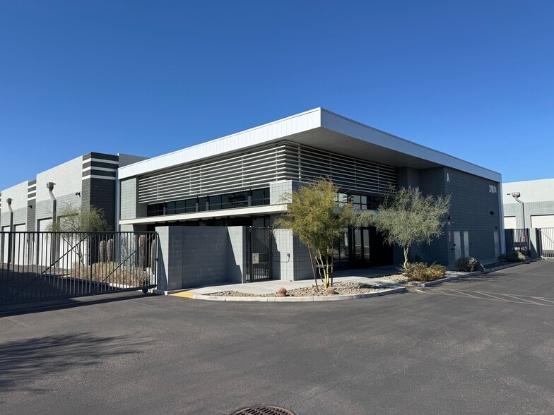 More Photos Of 31606 N Cave Creek Rd, Cave Creek Self Storage For Sale