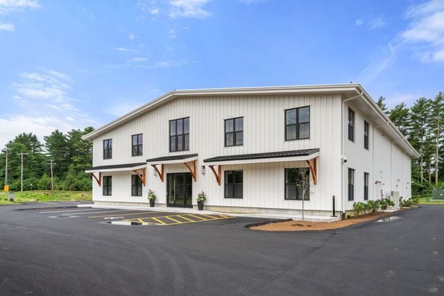 More Photos Of 2 Ricketts Pond Dr, Carver Light Distribution For Lease