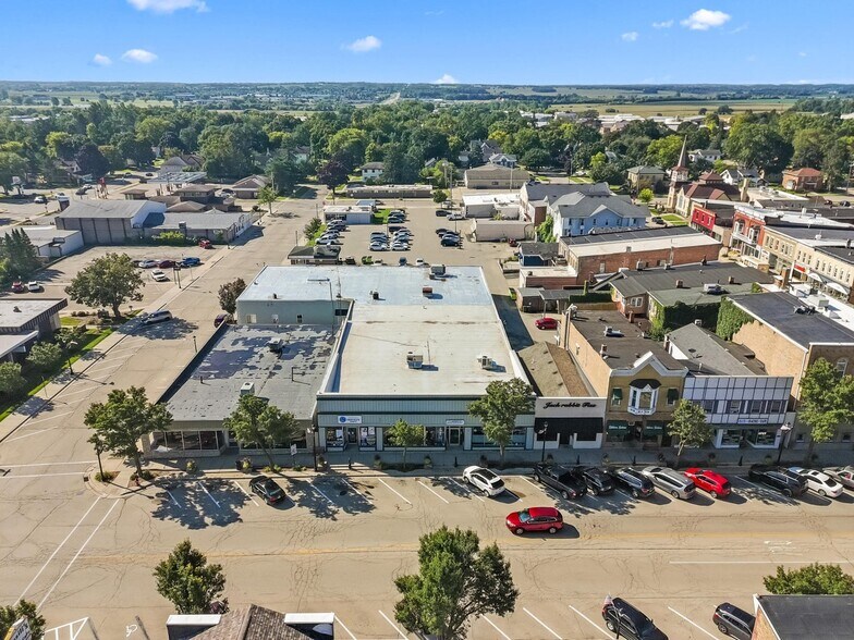 More Photos Of 21 E Walworth St, Elkhorn Storefront Retail Office For Sale