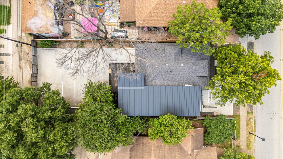 More Photos Of 1801 E Cesar Chavez St, Austin Loft Creative Space For Sale