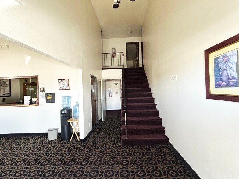 More Photos Of 1025 E 4th St, Ainsworth Hospitality For Sale