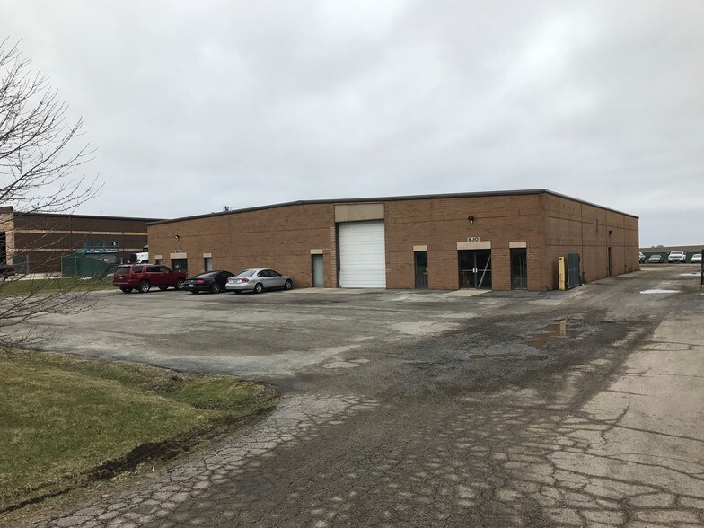 More Photos Of 620-630 Heartland Dr, Sugar Grove Warehouse For Lease