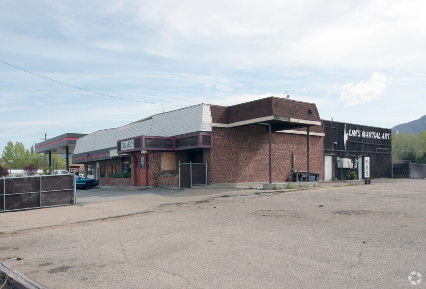 More Photos Of 888 E Highway 193, Layton Service Station For Lease