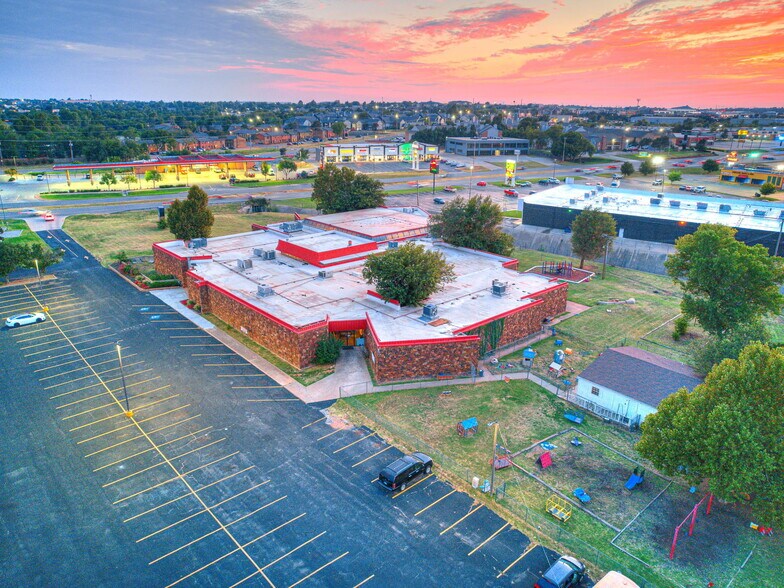 More Photos Of 6009 NW Expressway St, Oklahoma City Specialty For Sale