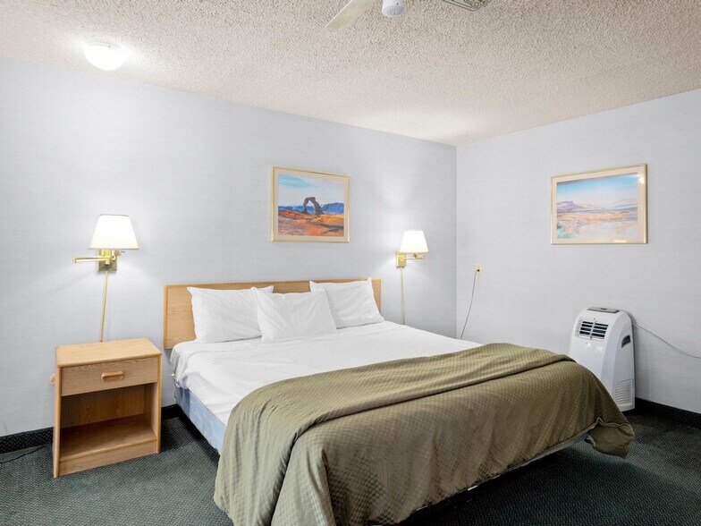 More Photos Of 145 S Main St, Richfield Hotel For Sale