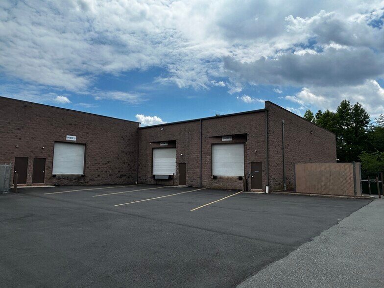 More Photos Of 14-16 Thomas J Rhodes Industrial Dr, Trenton Warehouse For Lease