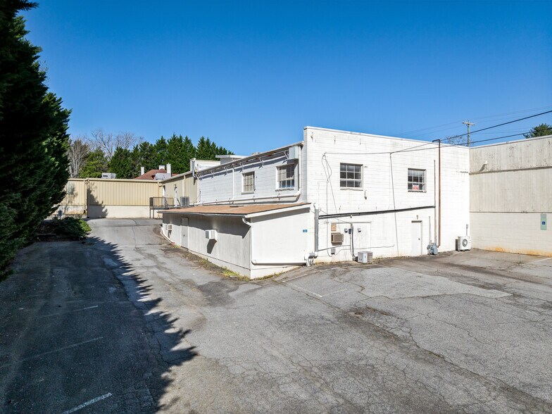 More Photos Of 544 Haywood Rd, Asheville Light Distribution For Sale