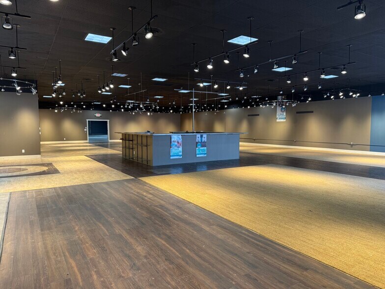 More Photos Of 945 NC Highway 66 S, Kernersville Storefront For Lease