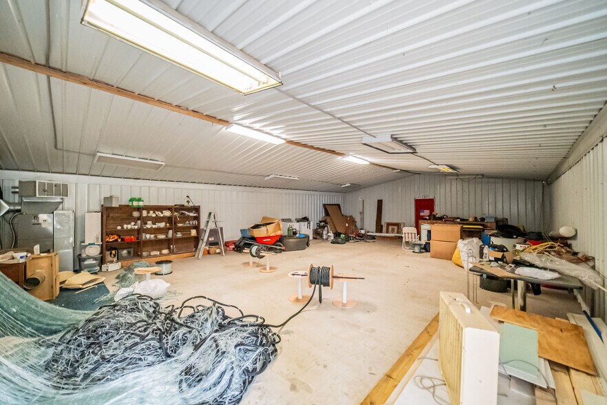 More Photos Of 6641 US Highway 62 W, Kuttawa Flex For Sale