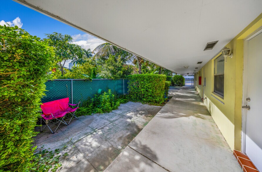 More Photos Of 1008 18th Ave N, Lake Worth Beach Apartments For Sale