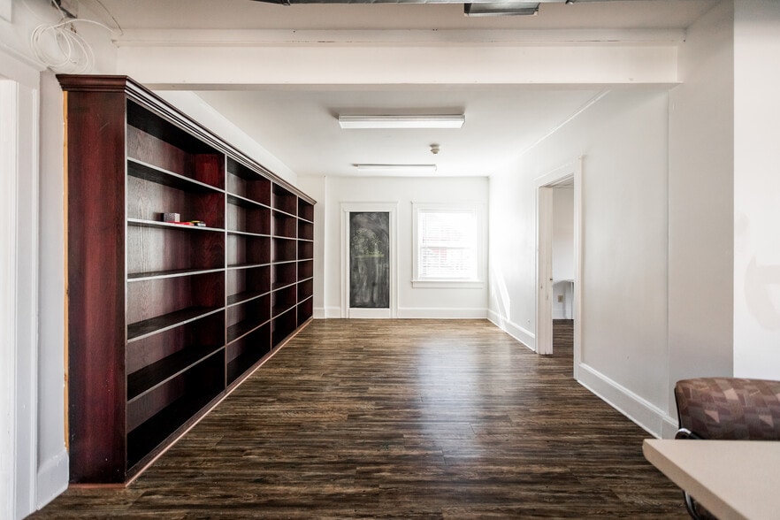 More Photos Of 3442 McDougall St, Detroit Office For Sale