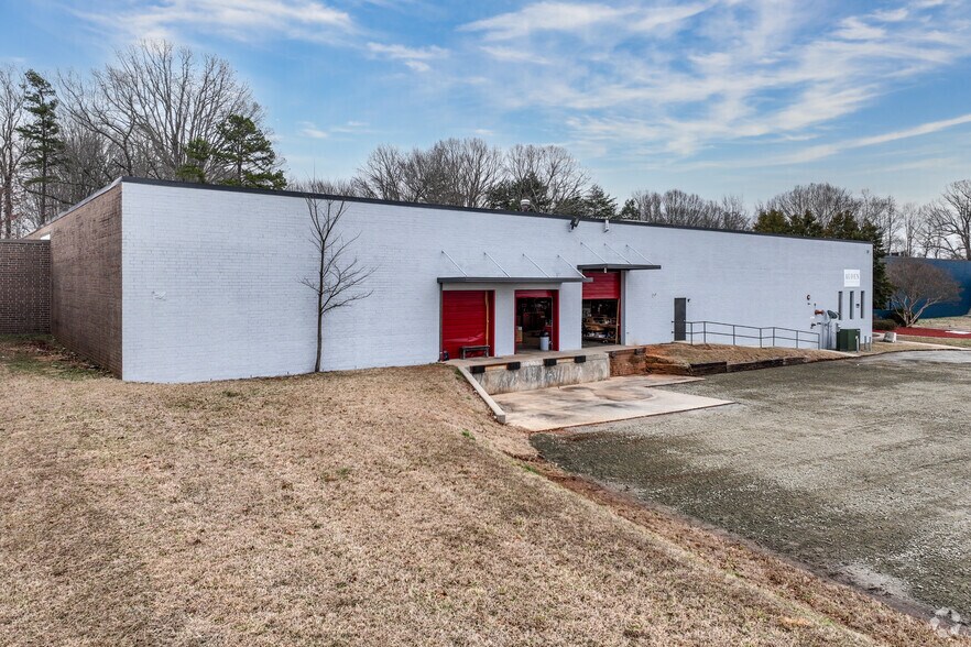 More Photos Of 705 Baker Ct, High Point Warehouse For Sale