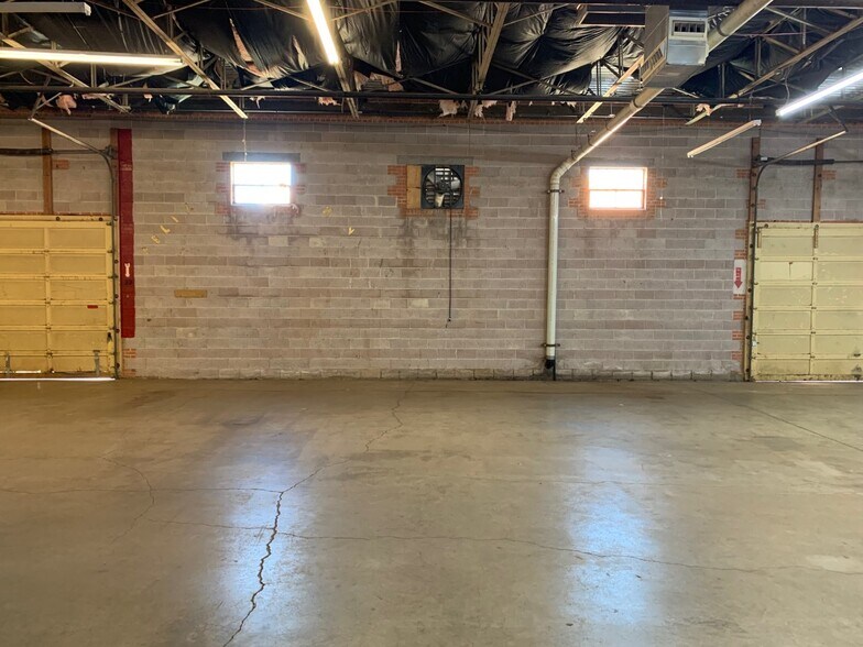More Photos Of 163 Oak Lawn Ave, Dallas Showroom For Lease