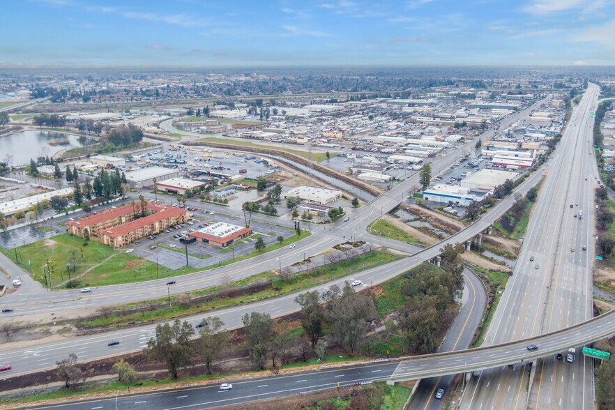 More Photos Of 4200 Buck Owens Blvd, Bakersfield Medical For Sale