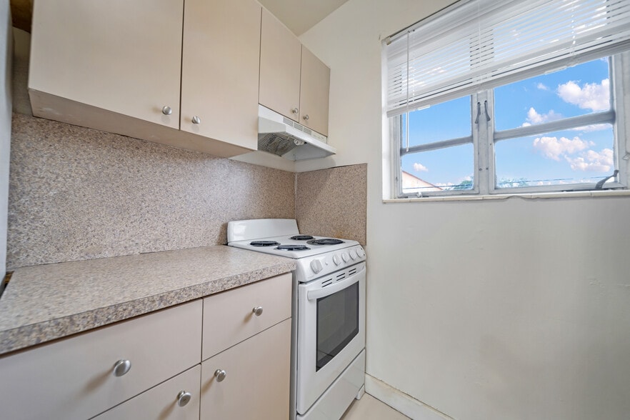 More Photos Of 931 SW 3rd St, Miami Apartments For Sale
