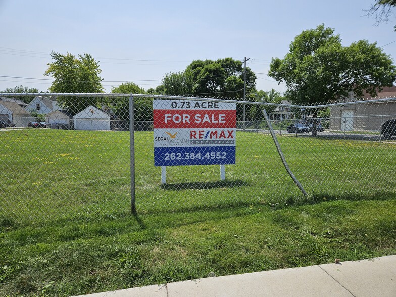 Primary Photo Of 2137 W Greenfield Ave, Milwaukee Land For Sale