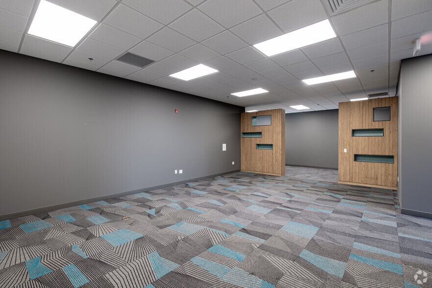More Photos Of 112 W Center St, Fayetteville Office For Sale